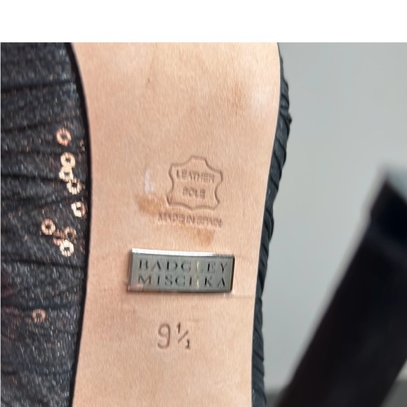 Badgley Mischka Star Pump Peep Toe Sequinned Black 9.5 - Picture 6 of 7